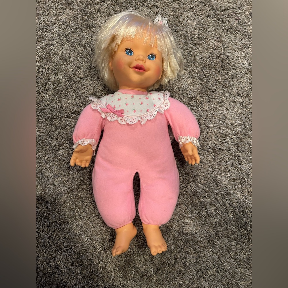 Hasbro Real Baby Coos & Giggles Doll 1992 90s *non-working*